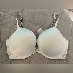 Victoria’s Secret 38D
